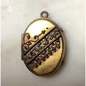 Large Vintage Antique Victorian Etruscan Revival Gold Tone Locket